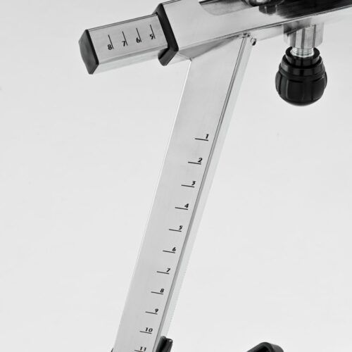 Toorx SRX-REBEL Smart Bike in Aktion, Detailansicht der Konsole, Toorx SRX-REBEL im Wohnzimmer